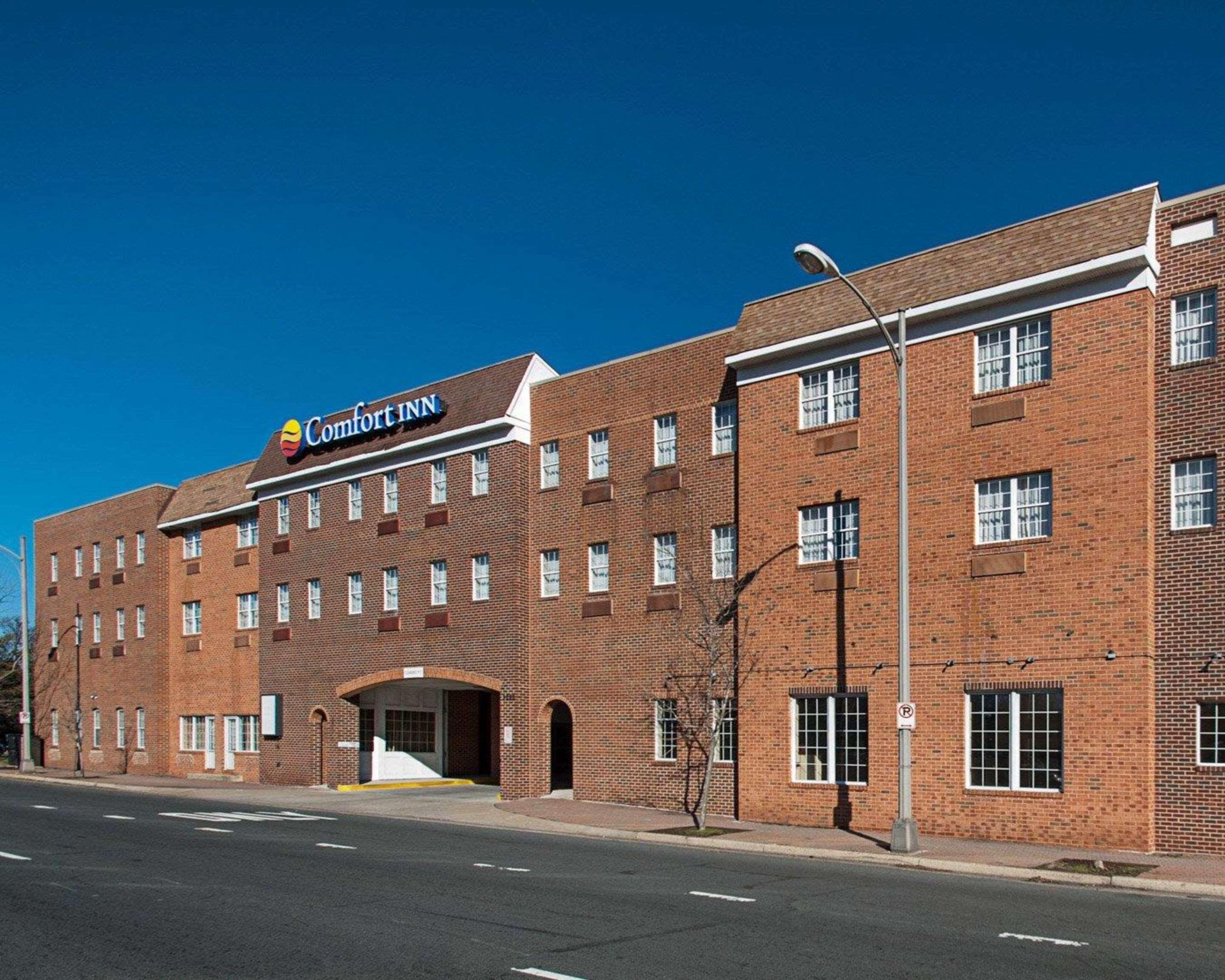 Comfort Inn Ballston Арлингтон Экстерьер фото