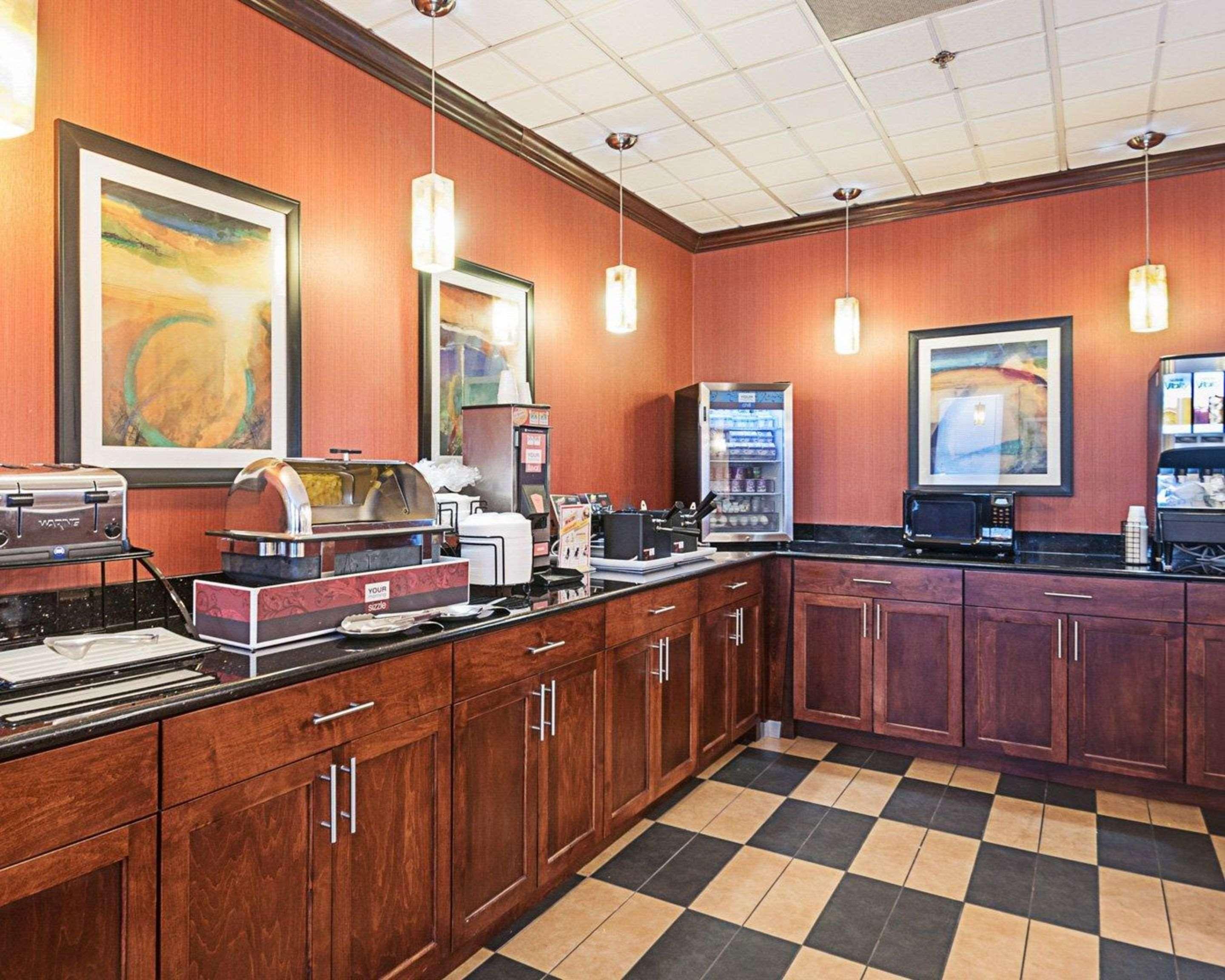 Comfort Inn Ballston Арлингтон Экстерьер фото