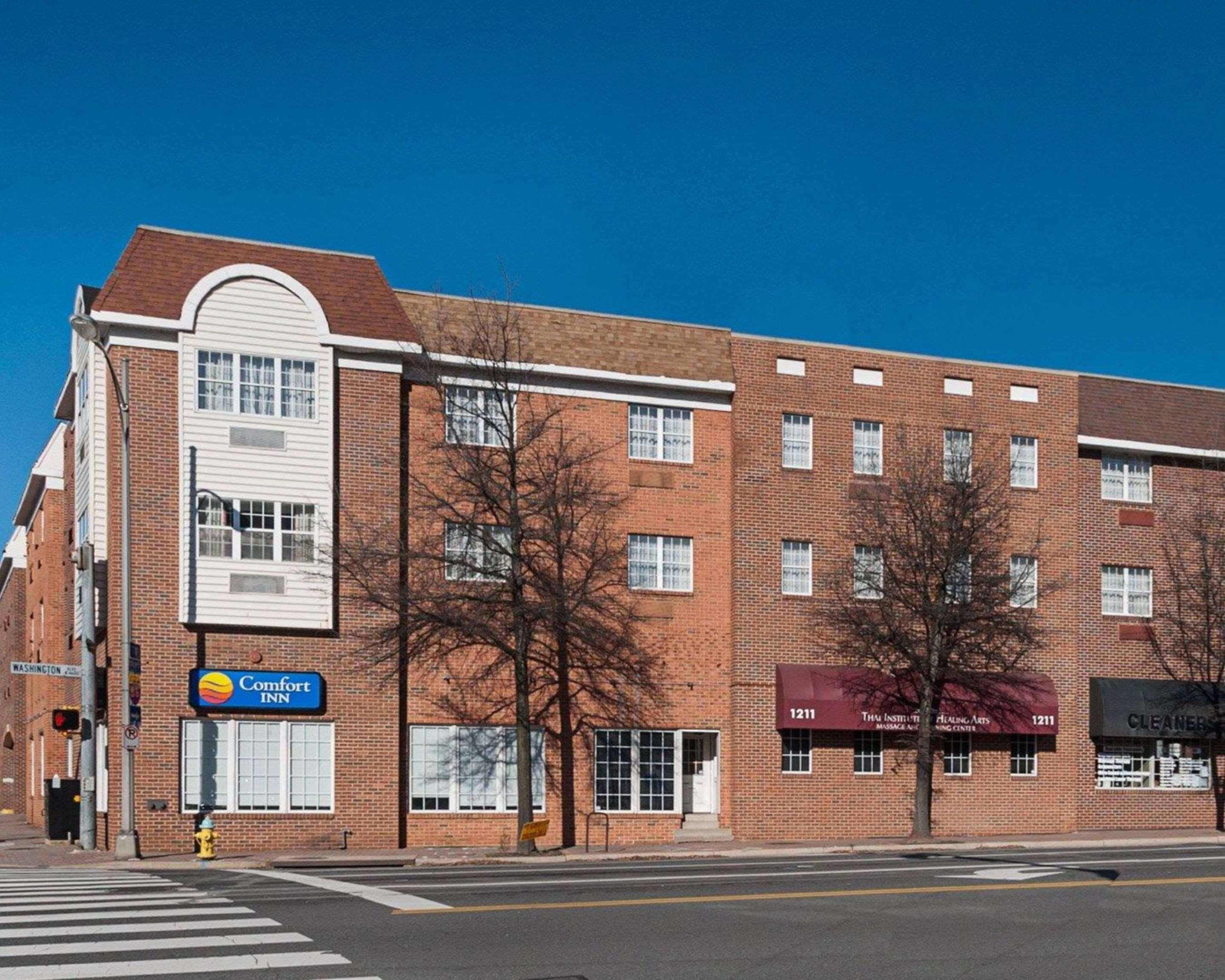 Comfort Inn Ballston Арлингтон Экстерьер фото