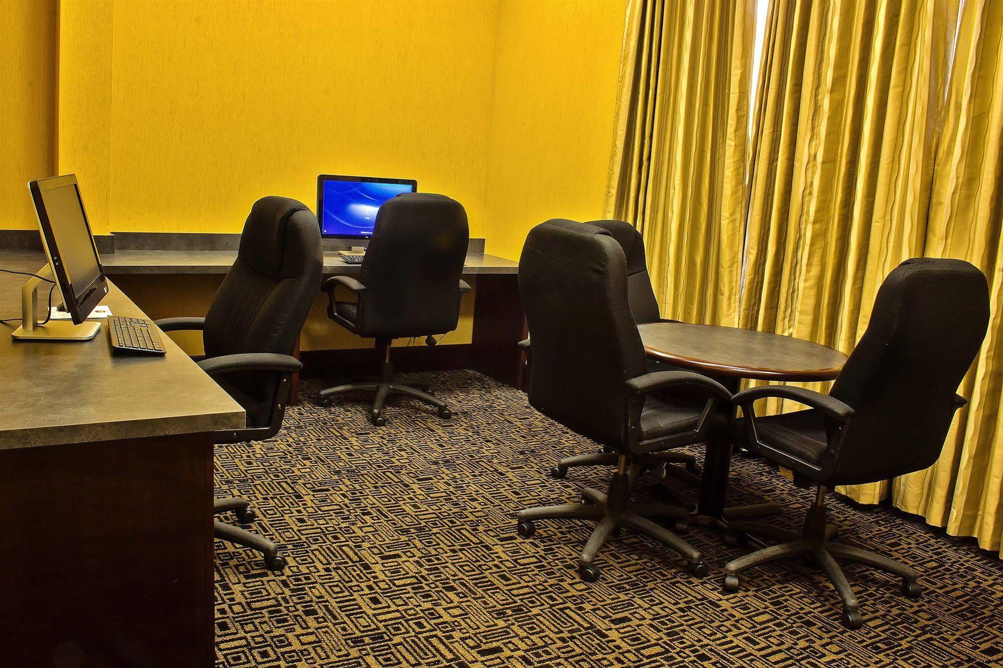Comfort Inn Ballston Арлингтон Экстерьер фото